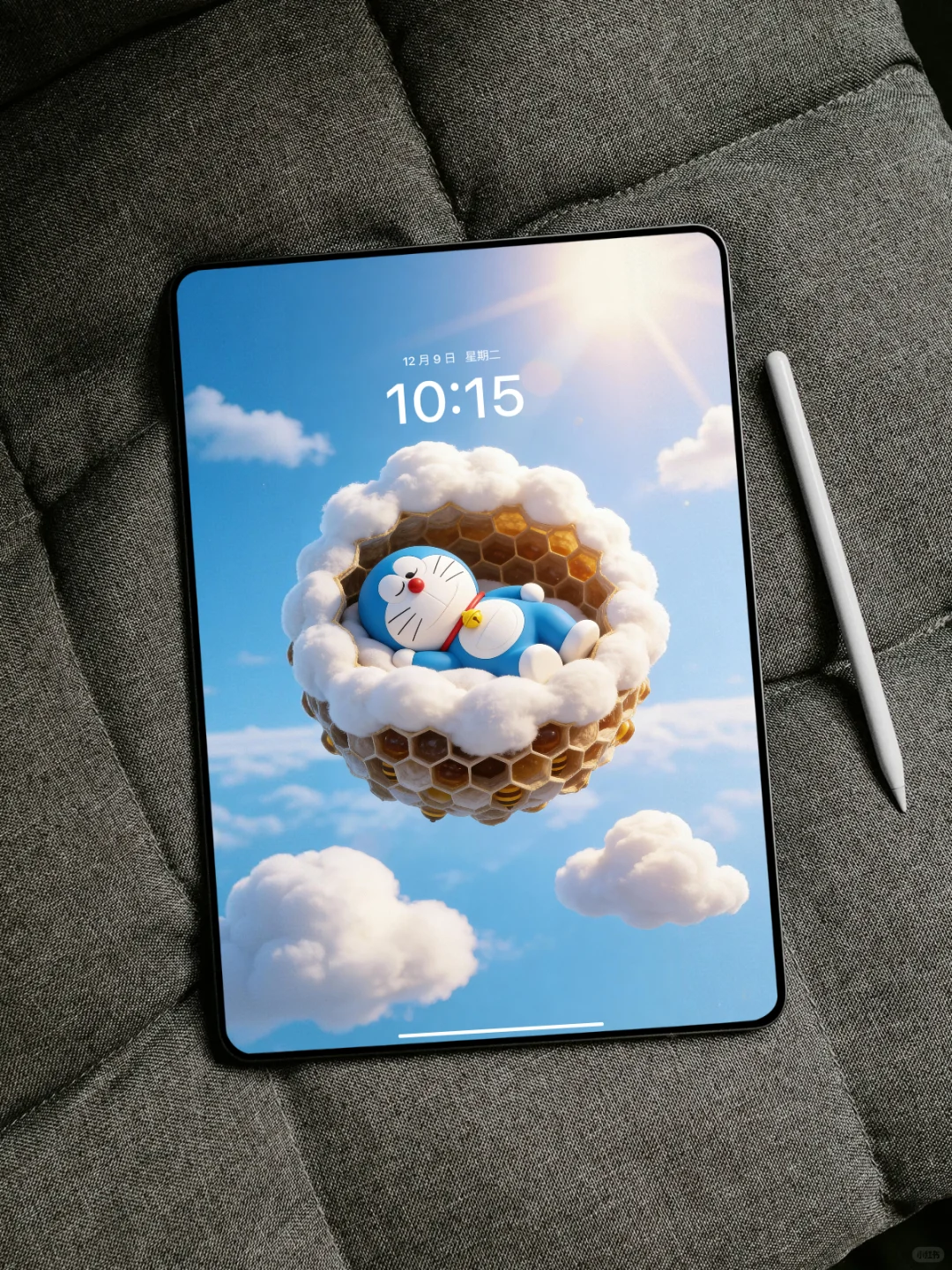 云朵蜂巢里的哆啦A梦好萌|ipad壁纸