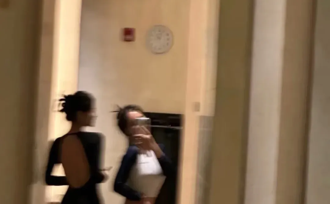 原来女生都喜欢这样的泳衣