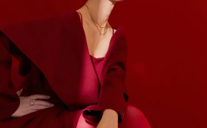 美到犯规的红色系肖像写真，高级又吸睛！