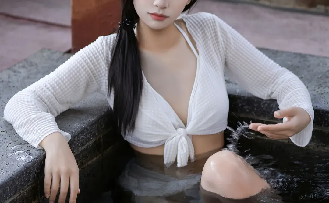 适合做封面的泳衣拍照📷