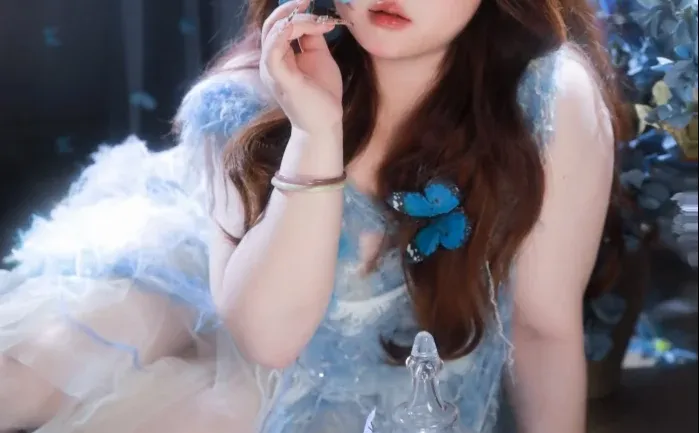 180斤纯欲甜妹来也‼️生日写真就拍蝴蝶写