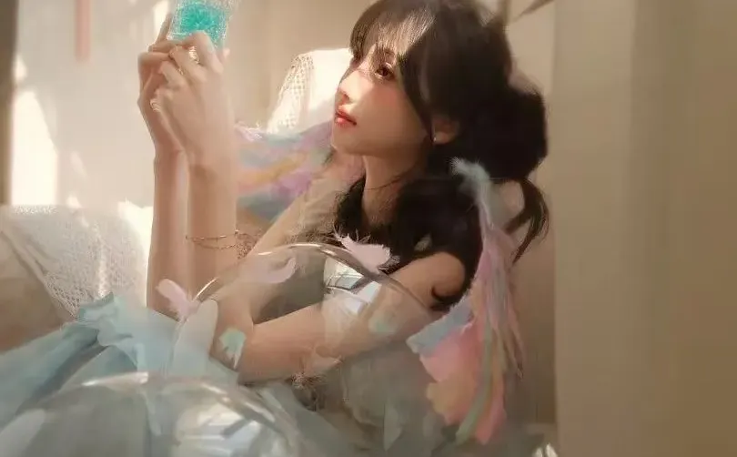 女大学生勇闯自拍馆，40➕拍九套写真