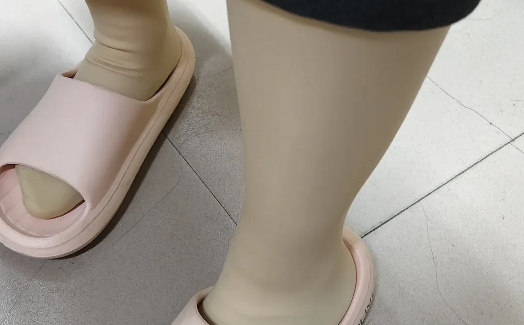 还是可以的这个丝袜，颜色更正一些