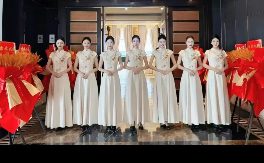 长春礼仪模特看过来