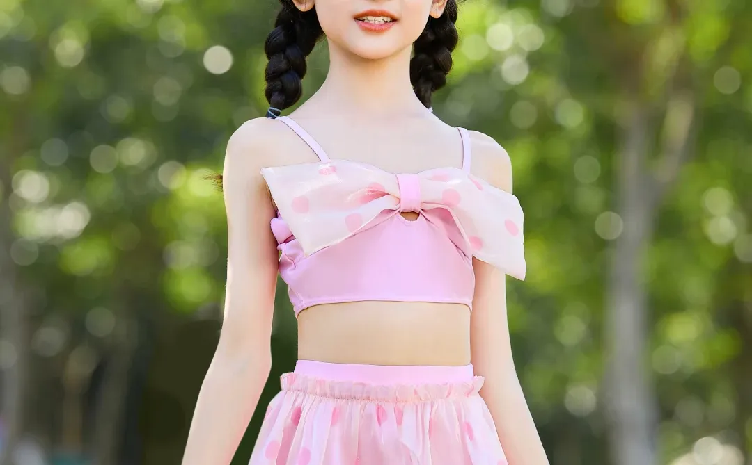 这个蝴蝶结泳衣真的好可爱啊～