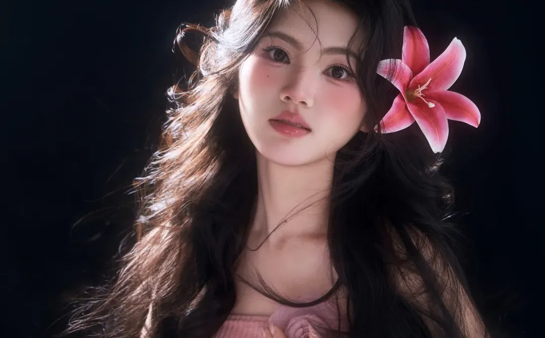 粉紫色调写真🎞️光与影的交织