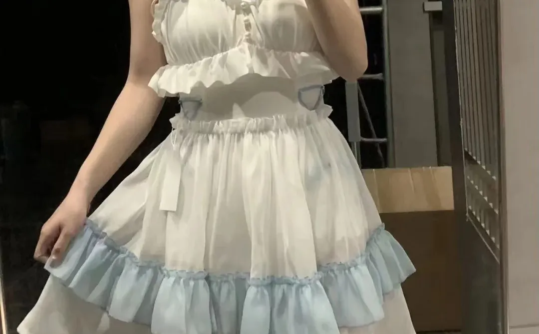 有没有类似这种的泳衣啊