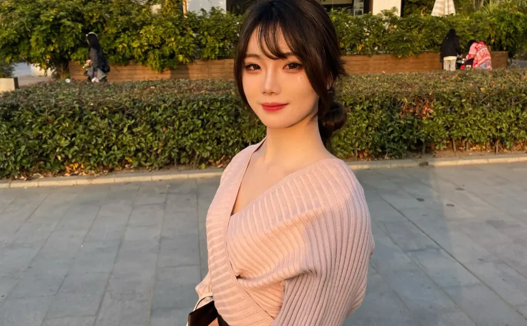 朋友说这张像少妇？