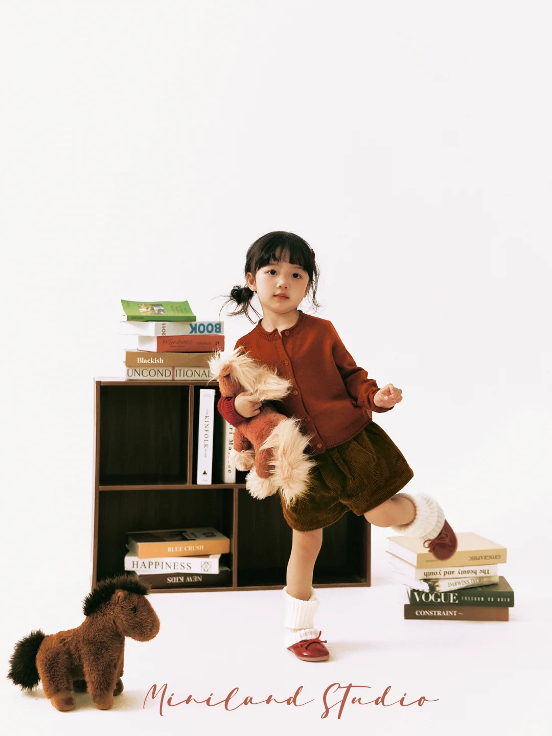 好喜欢女鹅的韩杂感马年写真‼️复古又高级～