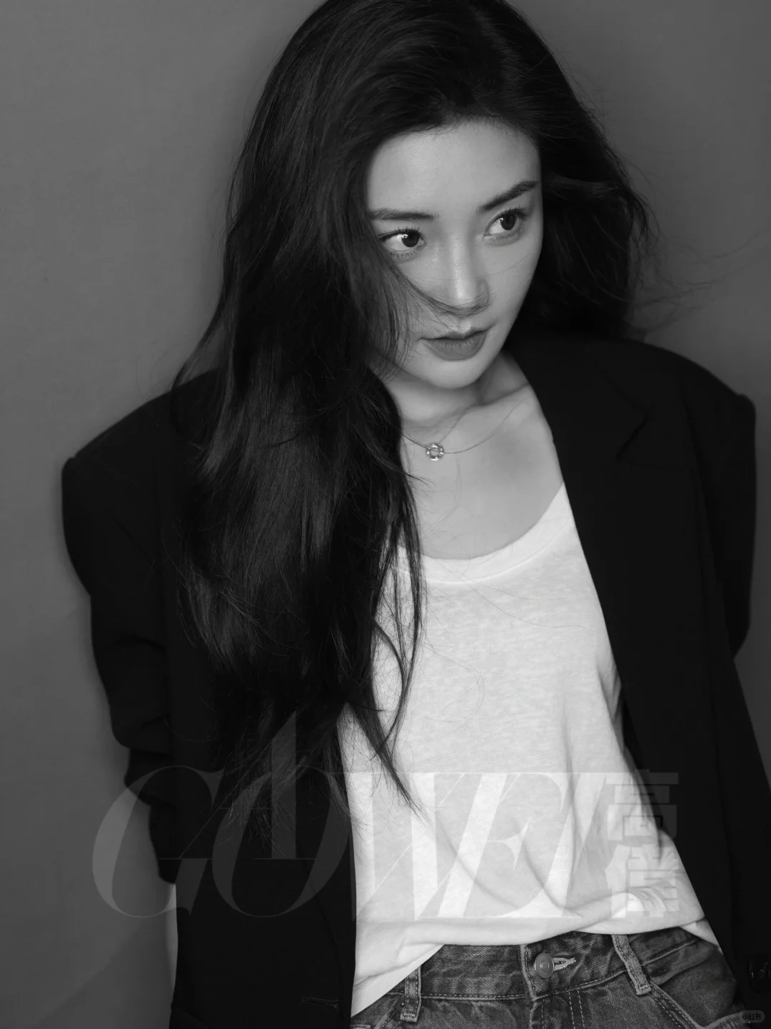她好迷人｜黑白情绪肖像
