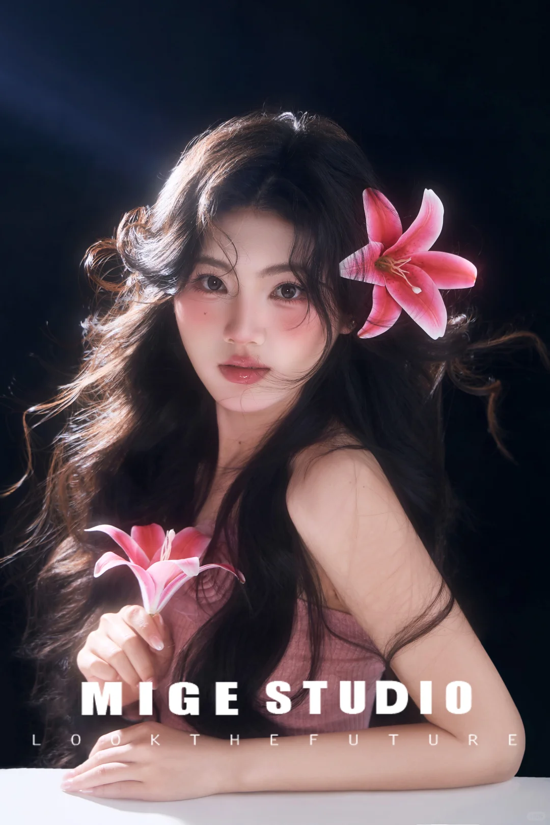 粉紫色调写真🎞️光与影的交织