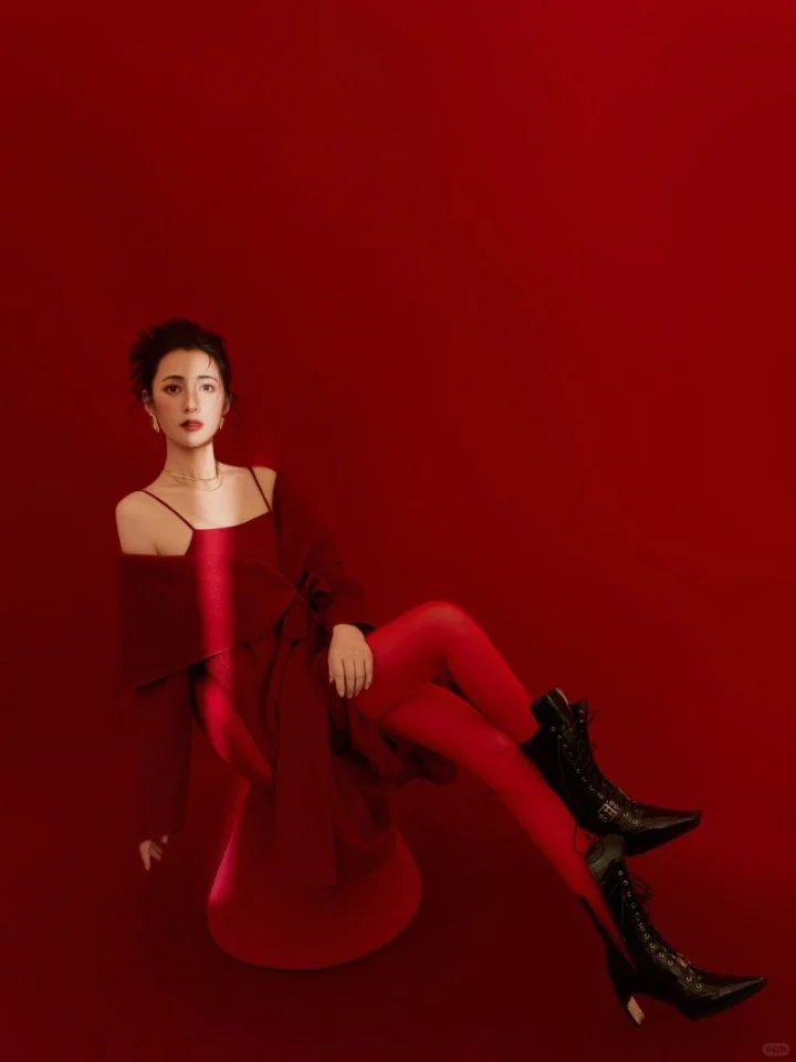 美到犯规的红色系肖像写真，高级又吸睛！