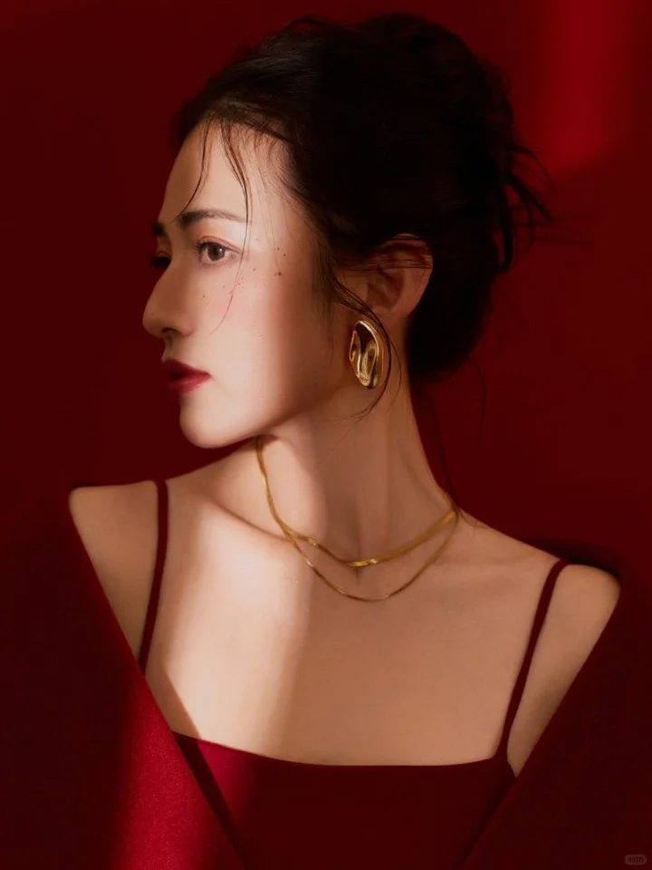 美到犯规的红色系肖像写真，高级又吸睛！