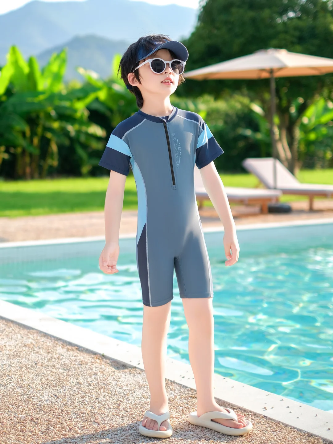 这件灰蓝撞色竞速泳衣！真的泰酷啦！💙