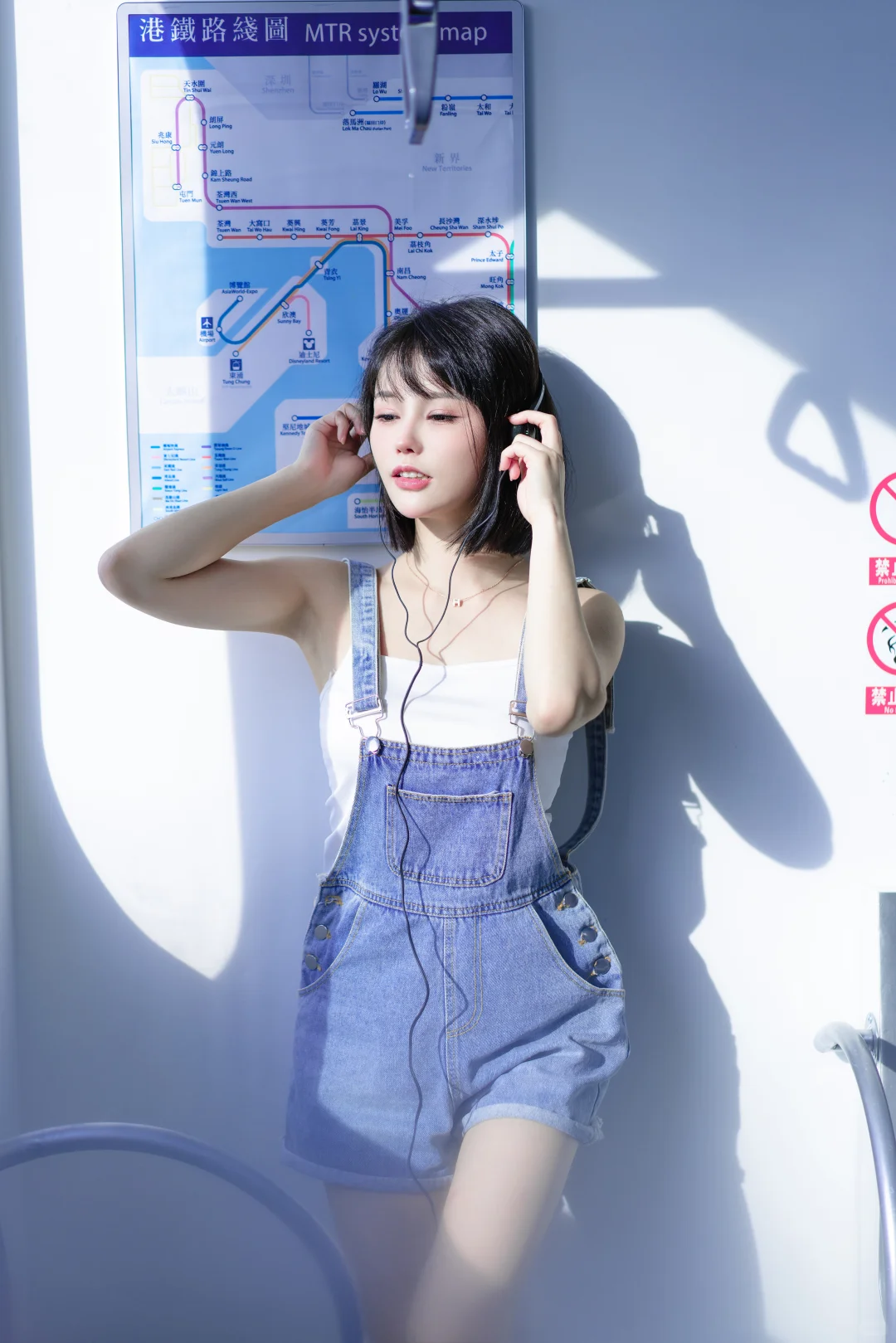 女大学生勇闯自拍馆，40➕拍九套写真