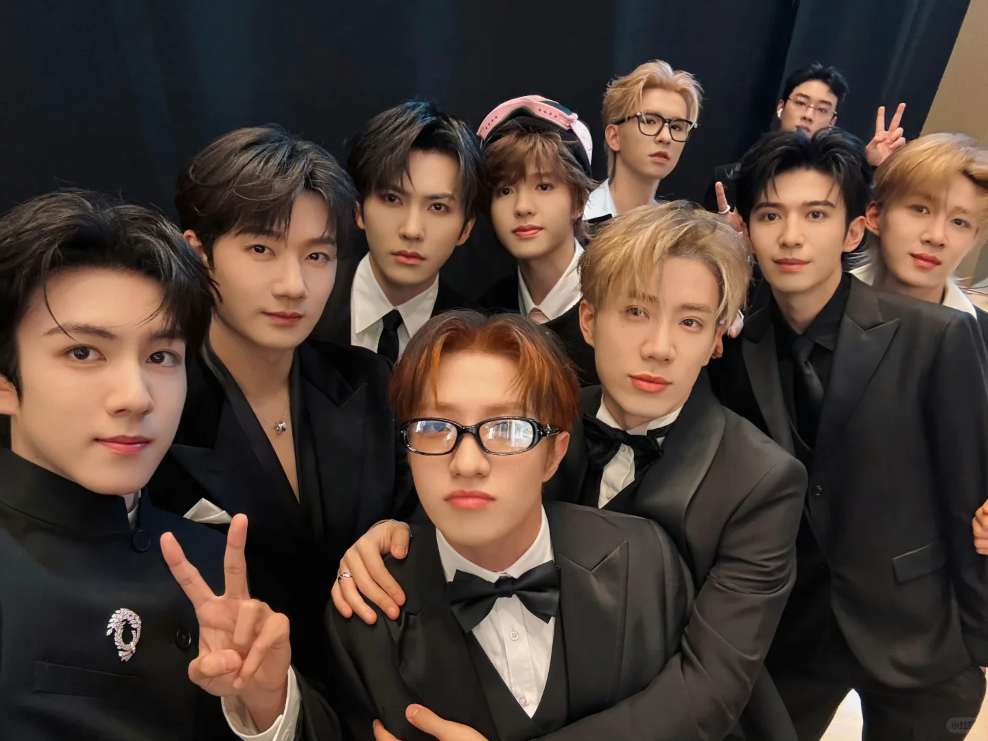 大家可以把适合电脑的壁纸甩我脸上吗？