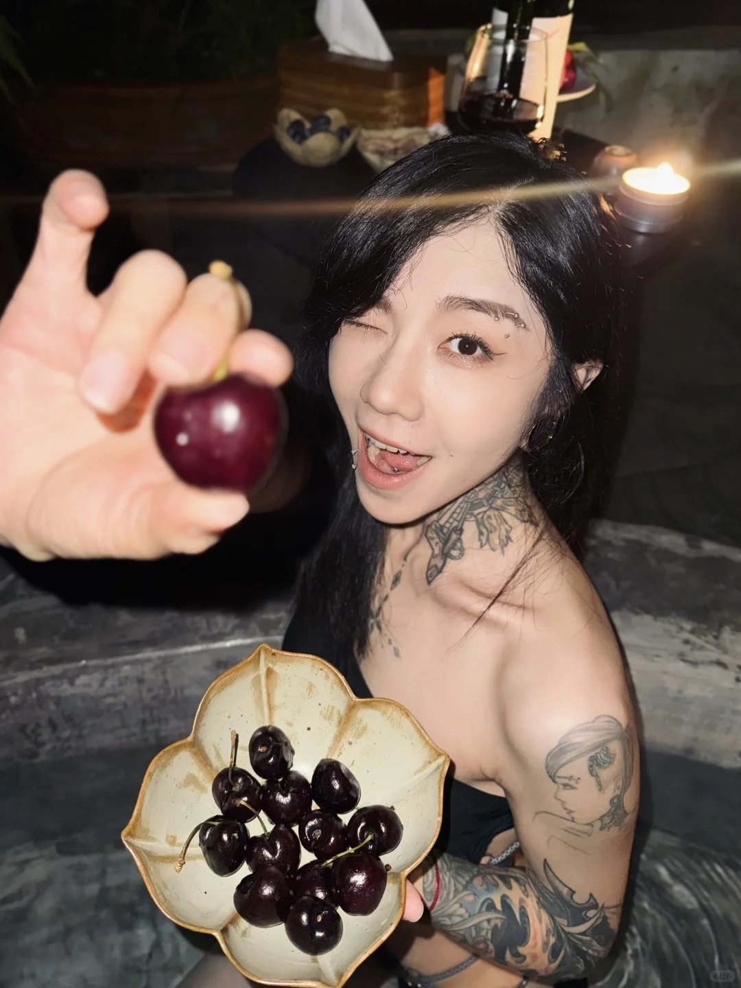 替姐妹們試了這件傳說中綁成五花肉的泳衣🫣