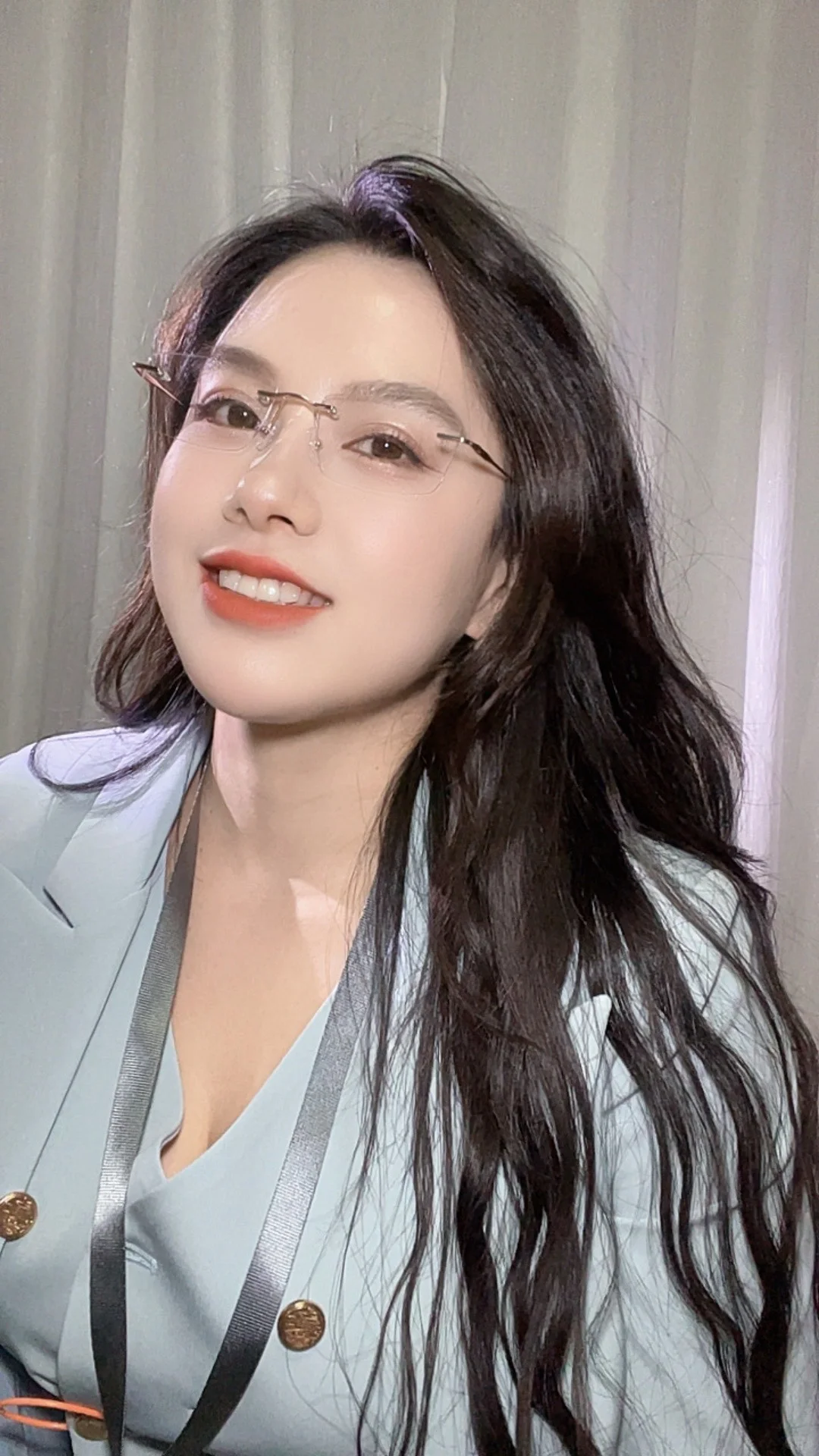 微胖少妇、反差感、制服御姐