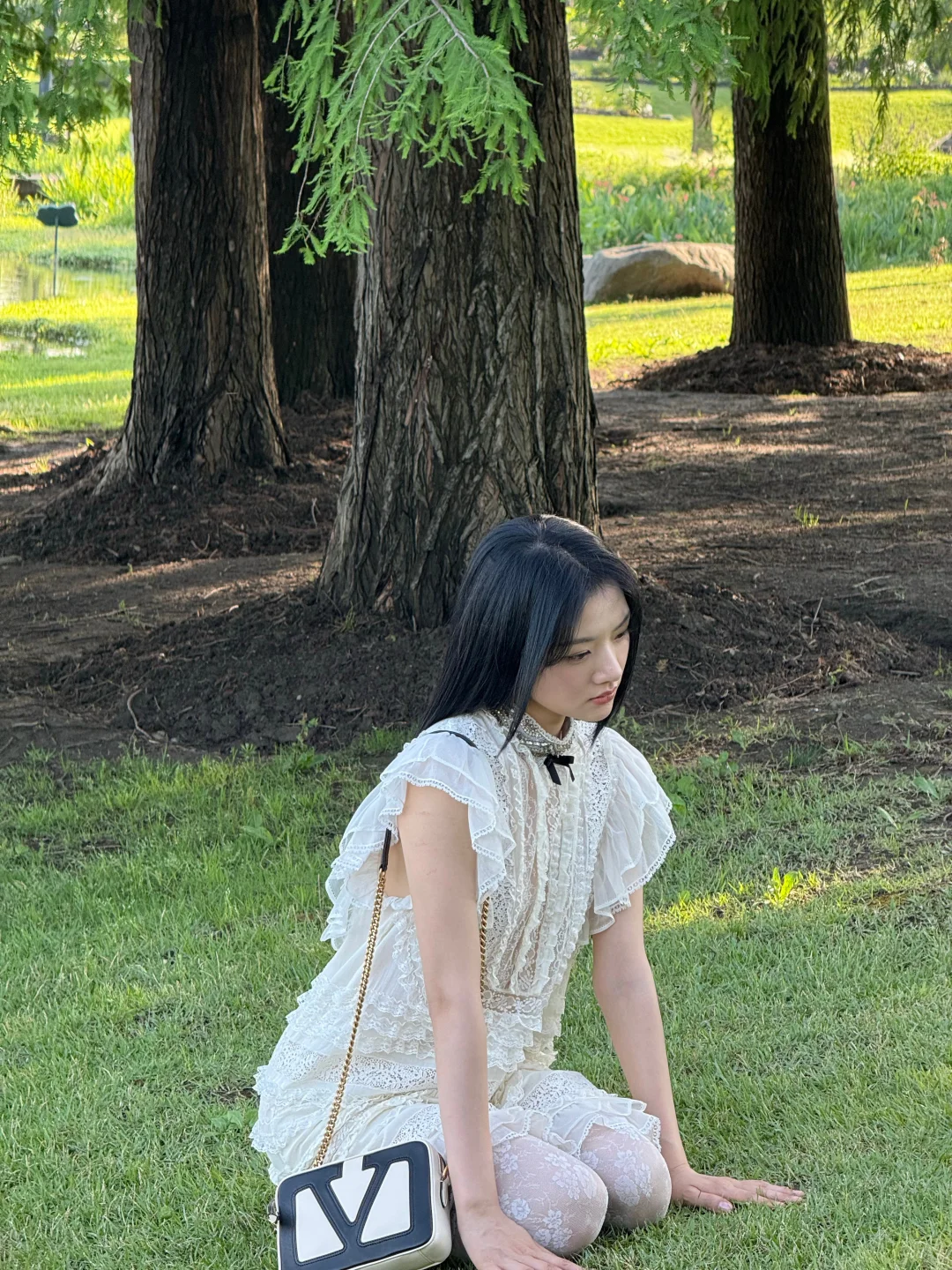 任敏白丝美腿穿搭，清纯甜美