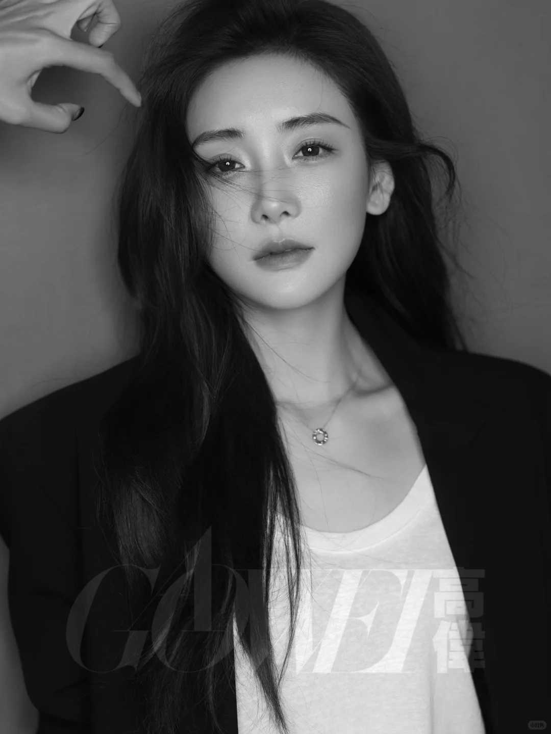 她好迷人｜黑白情绪肖像