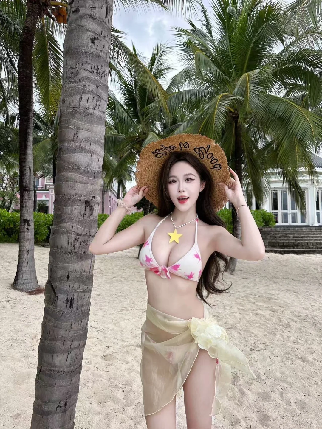 👙✨存一组甜妹在沙滩拍照姿势