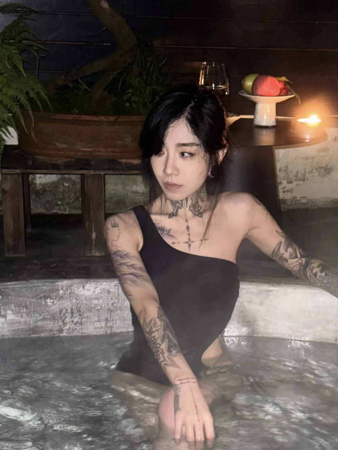 替姐妹們試了這件傳說中綁成五花肉的泳衣🫣