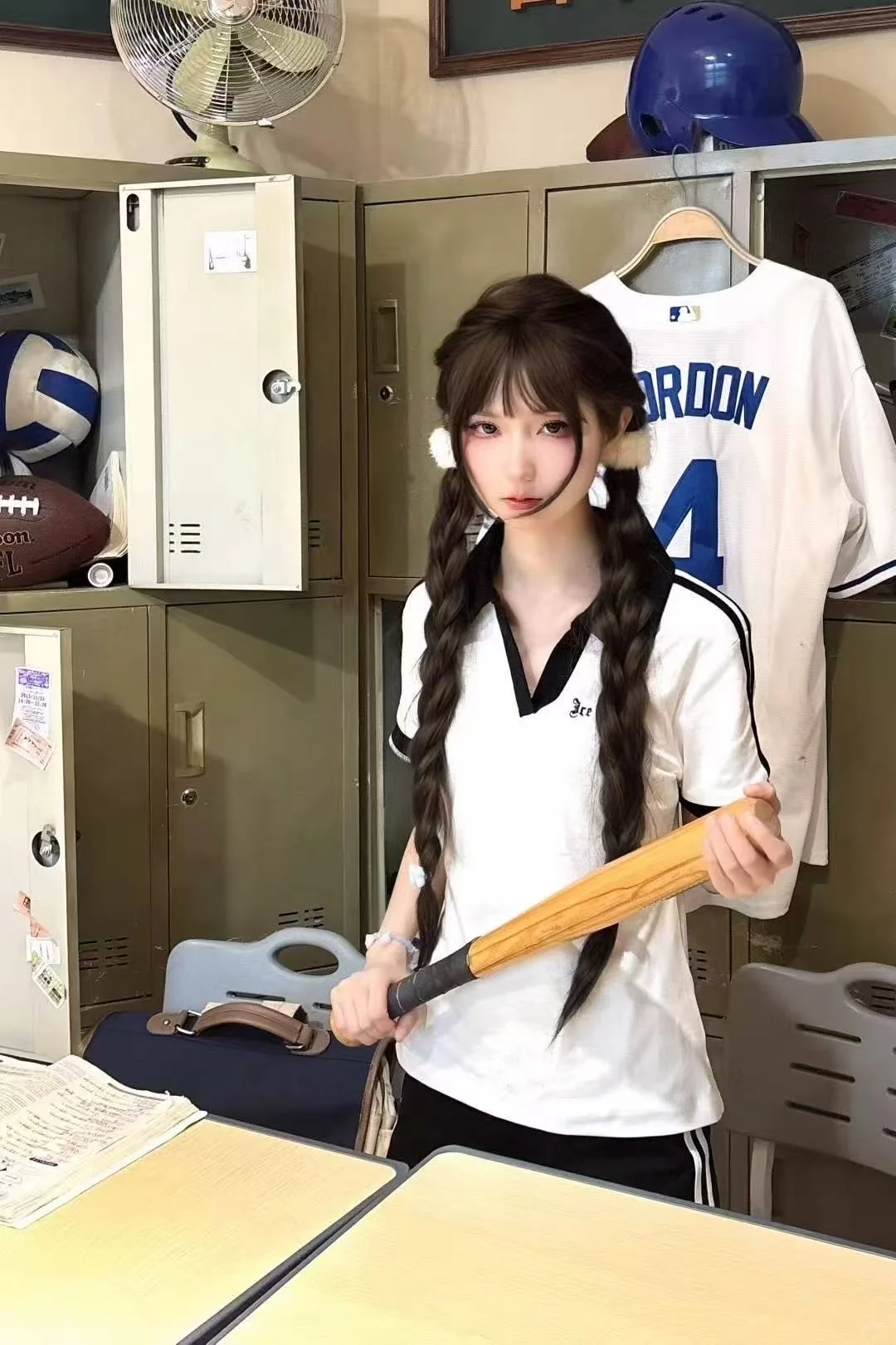 女大学生勇闯自拍馆，40➕拍九套写真