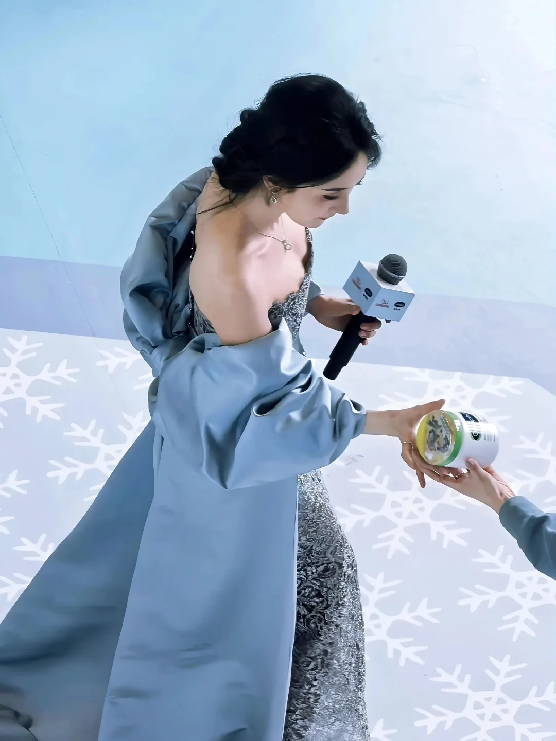 和杨幂对视的那一刻是不是仿佛看到天仙下凡