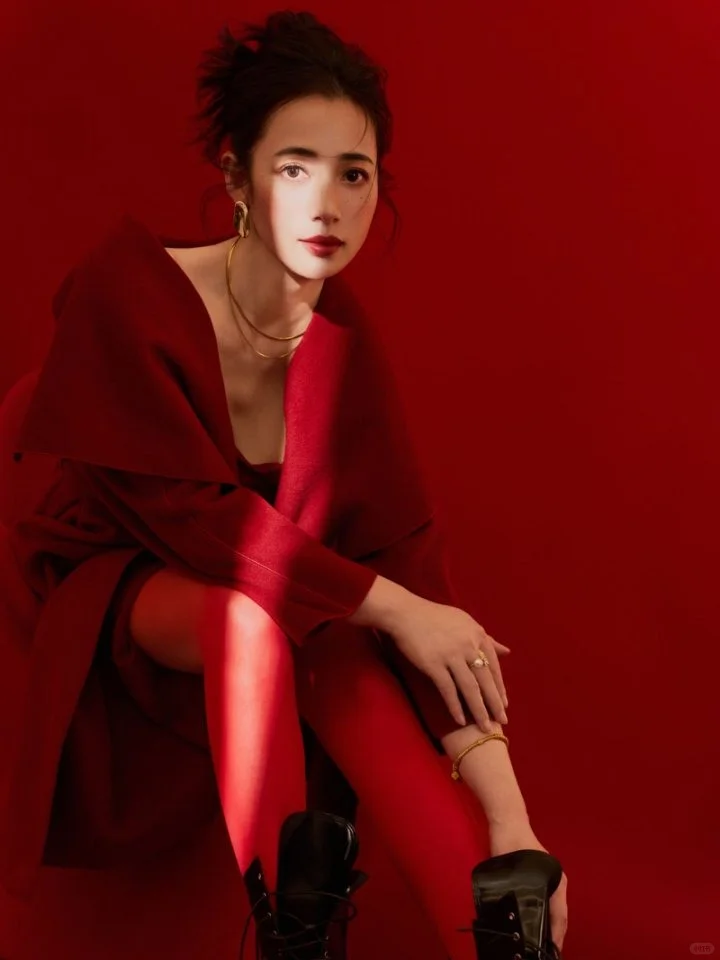 美到犯规的红色系肖像写真，高级又吸睛！