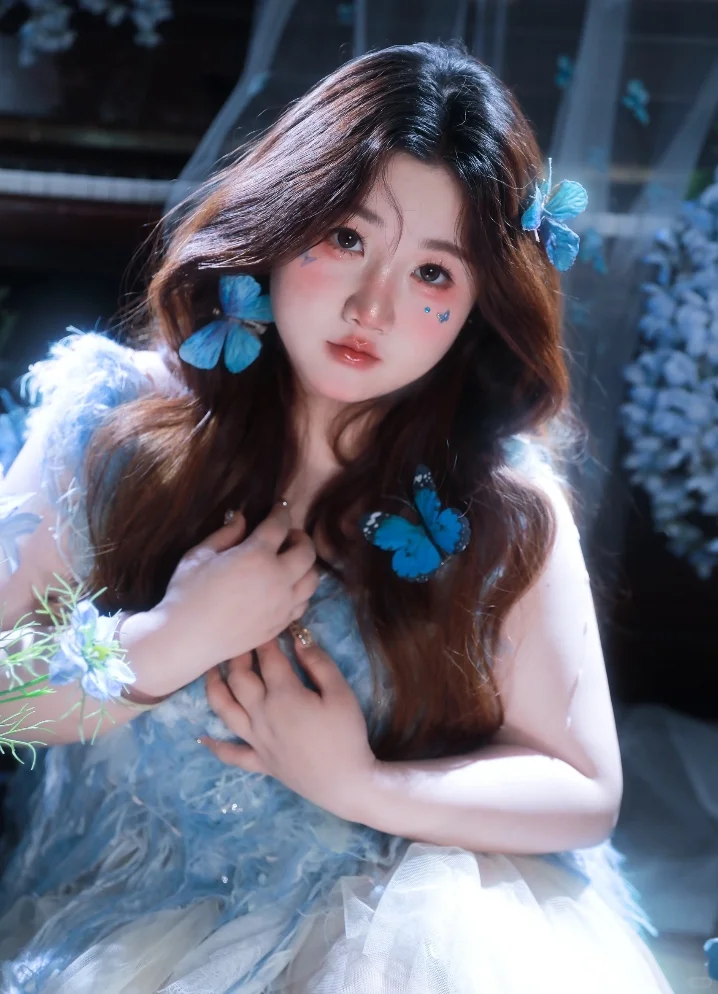 180斤纯欲甜妹来也‼️生日写真就拍蝴蝶写