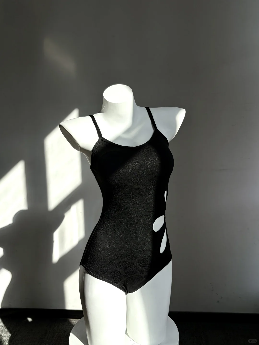 温泉泳衣黑vs浅蓝二选一！谁来帮我断个卦🧐？