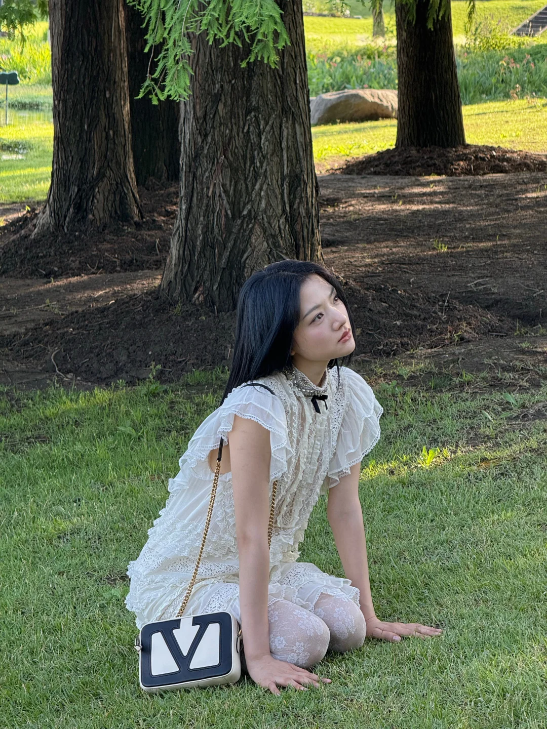 任敏白丝美腿穿搭，清纯甜美