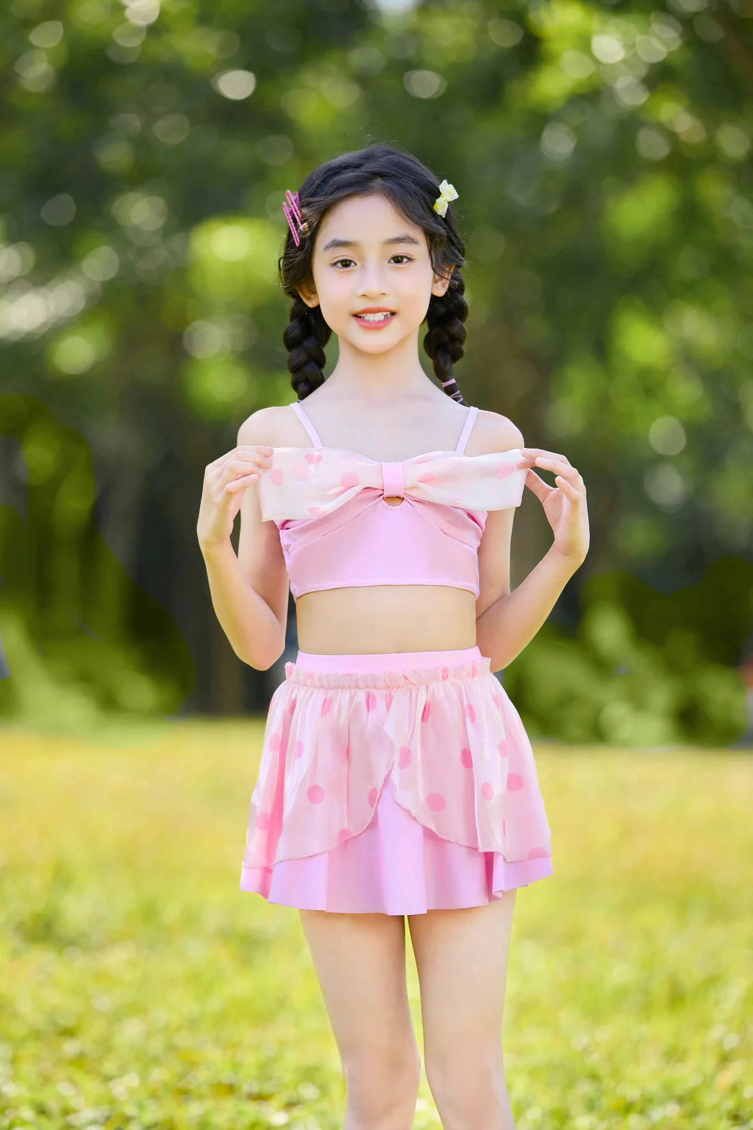 这个蝴蝶结泳衣真的好可爱啊～