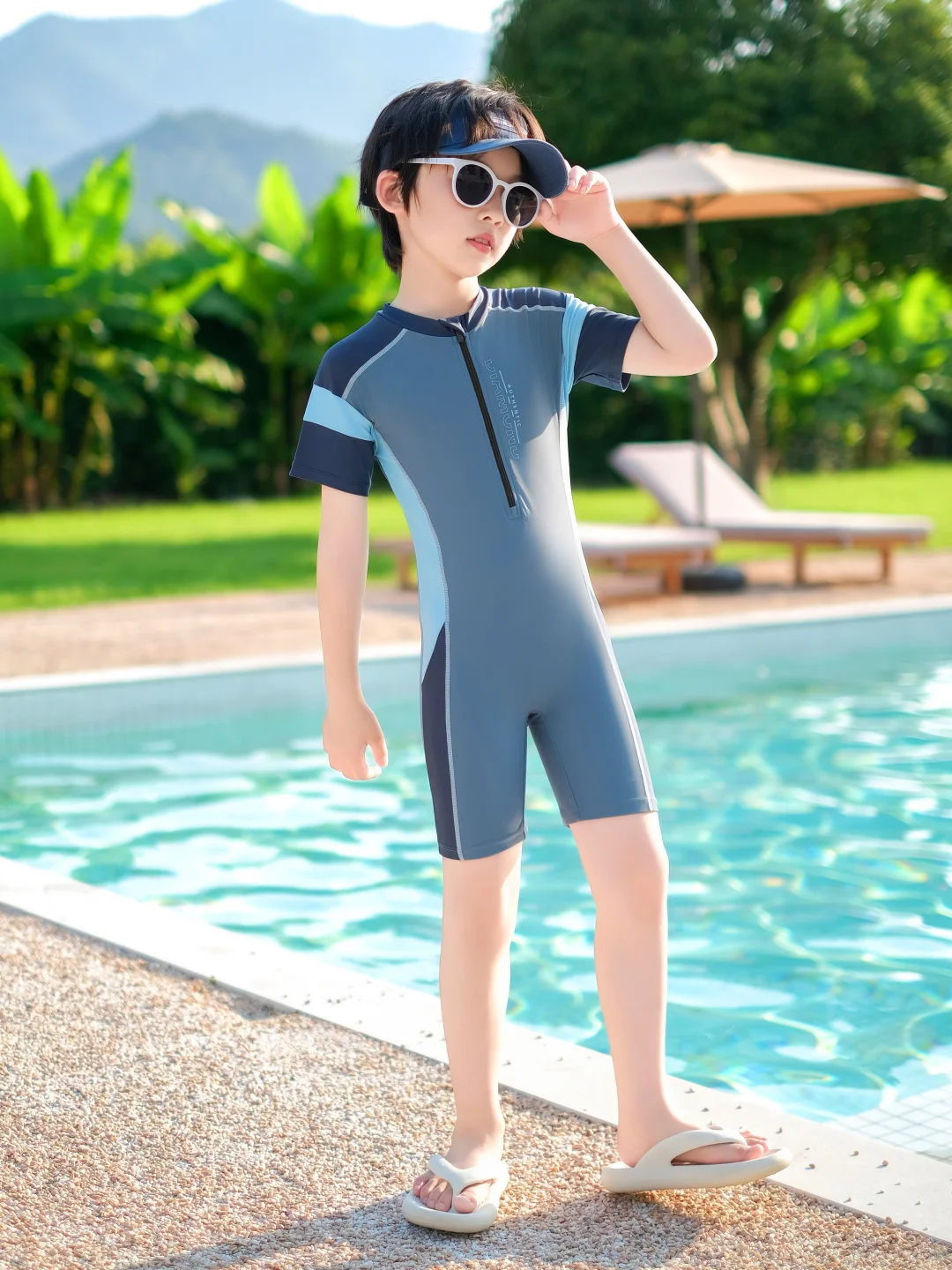 这件灰蓝撞色竞速泳衣！真的泰酷啦！💙