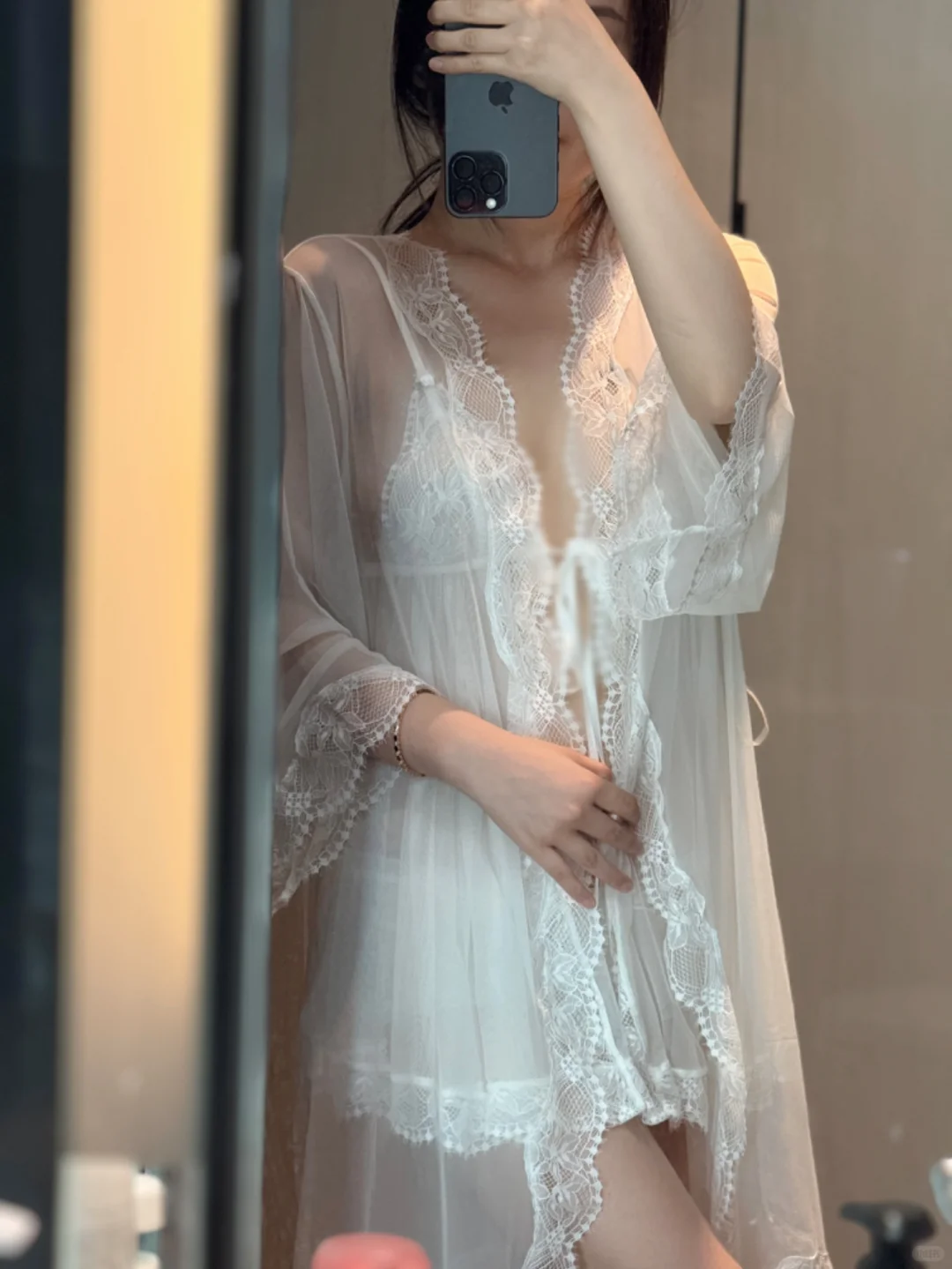 “现实如山，而你浪漫如云”