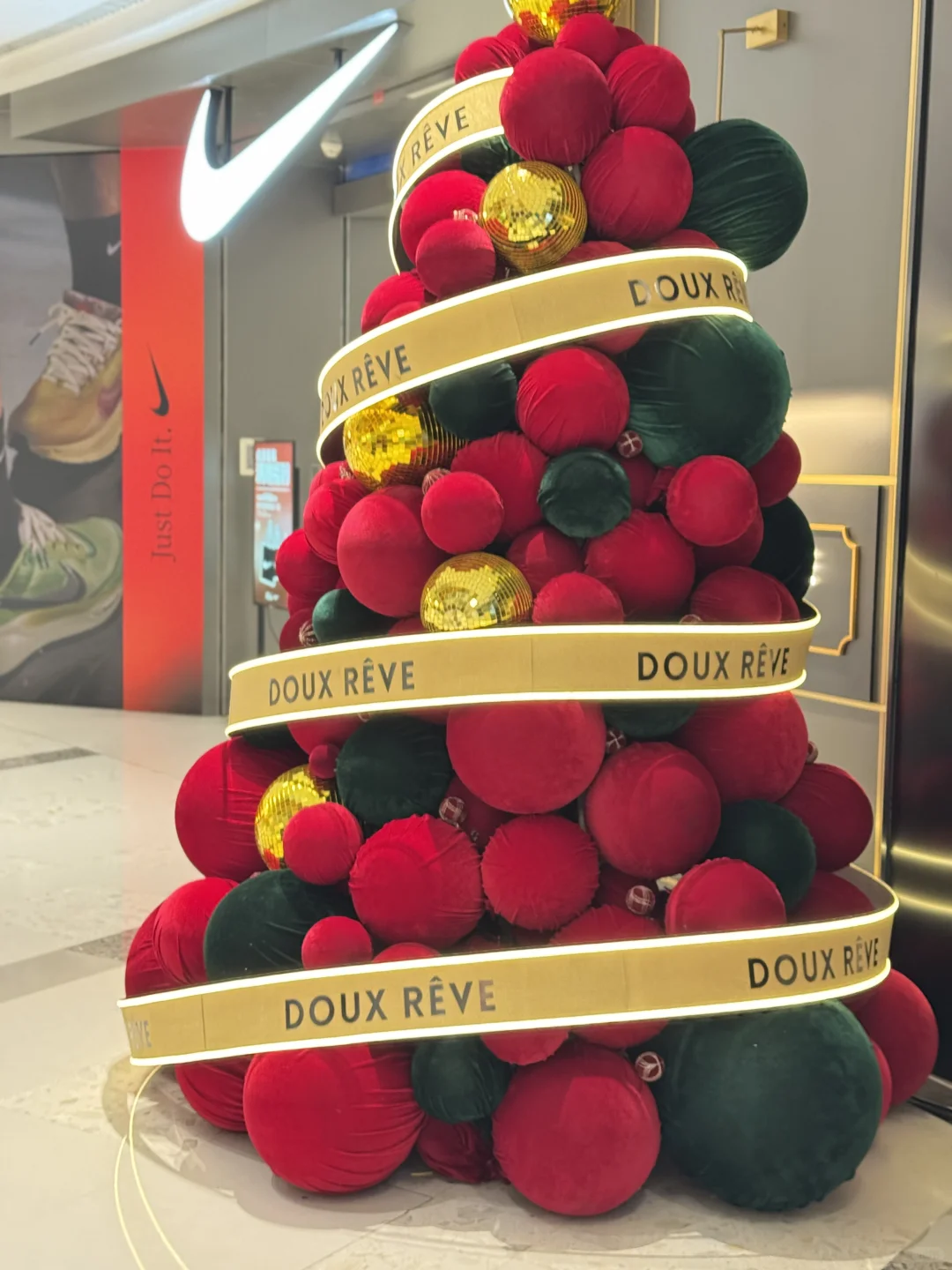 虽然女追男这个剧情很带劲儿，但是