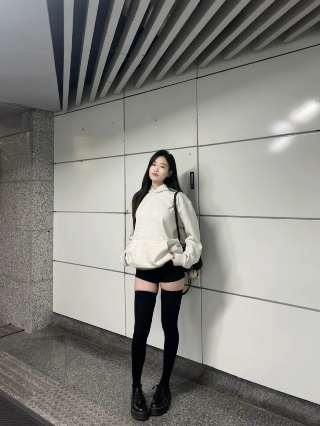 170 ootd｜高压过膝袜好有漫画感