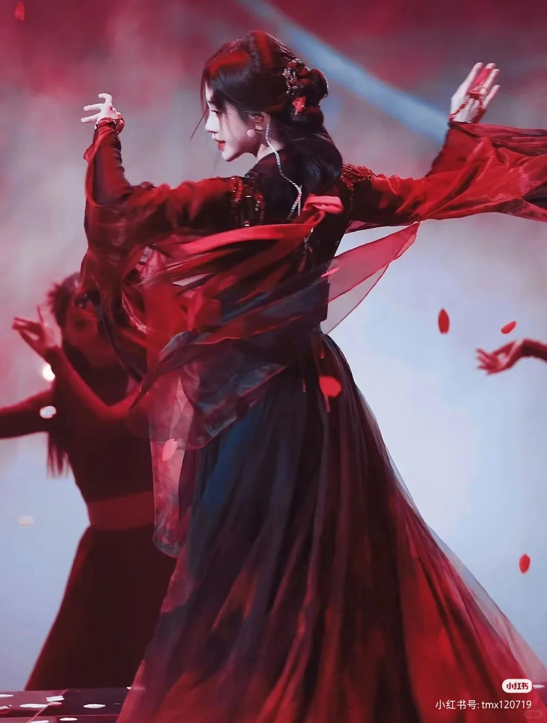 赵露思白鹿鞠婧祎的古风，你们更喜欢哪个？