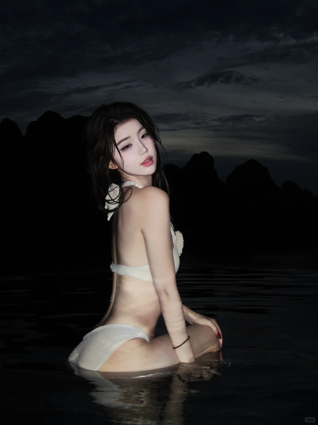 爱像一场大雨 淋湿我的眼睛