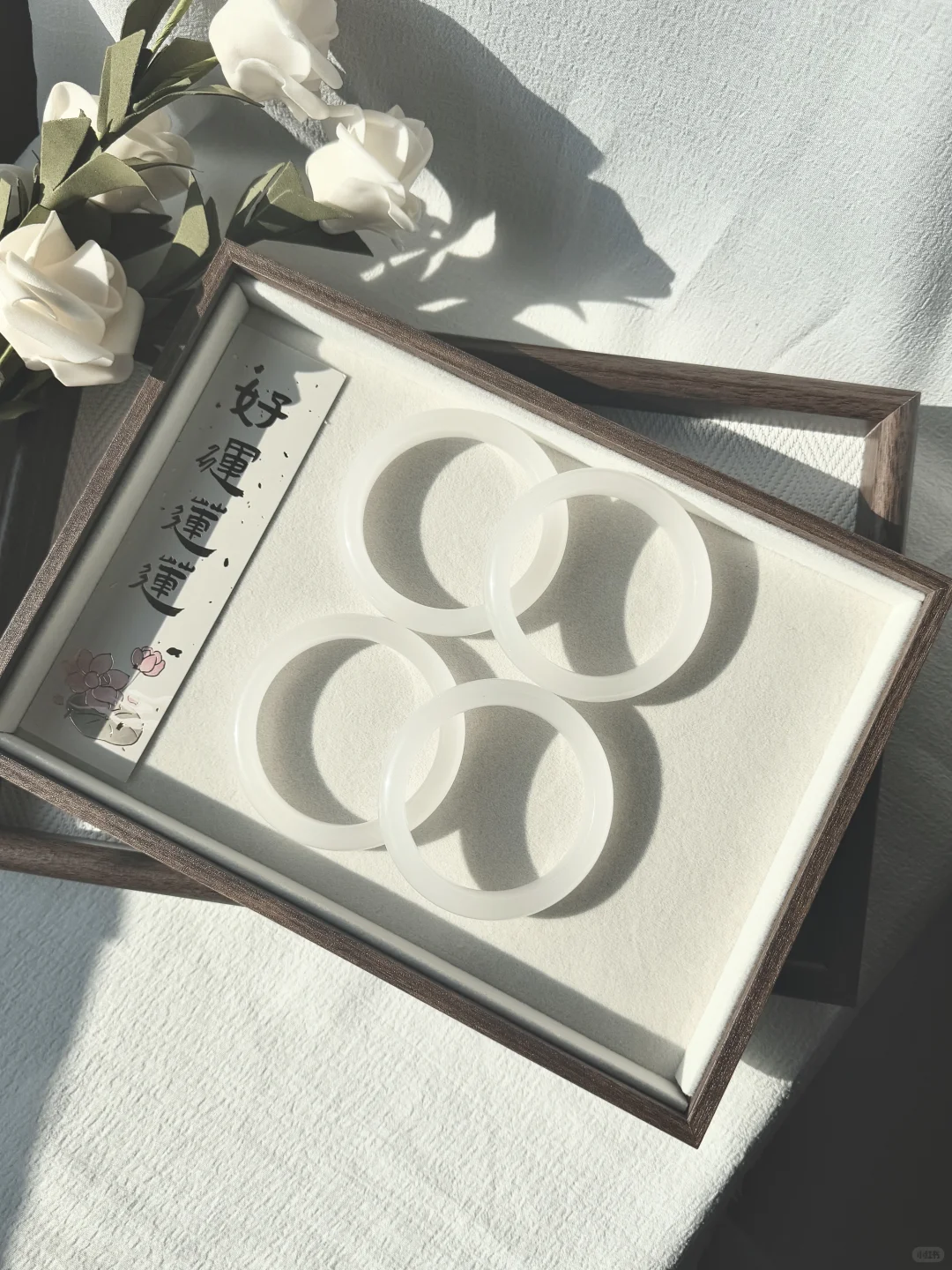 女生最爱显白暖调手镯