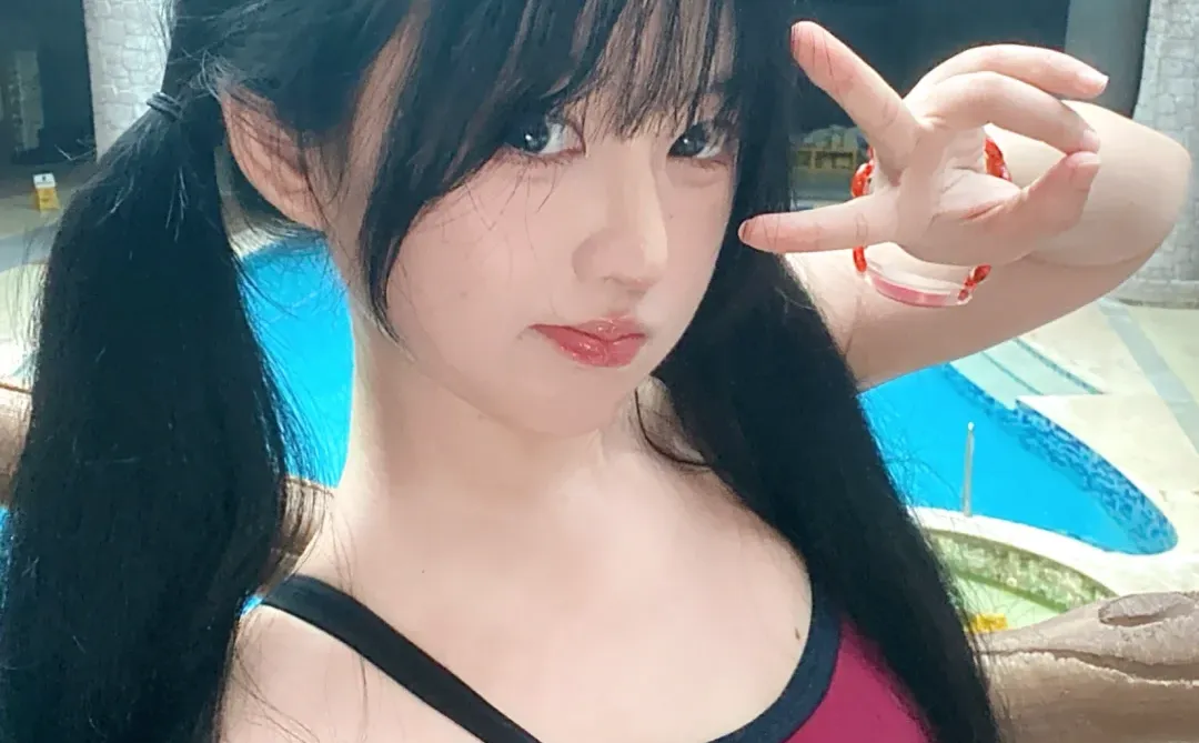 你游泳笨笨的 好可爱