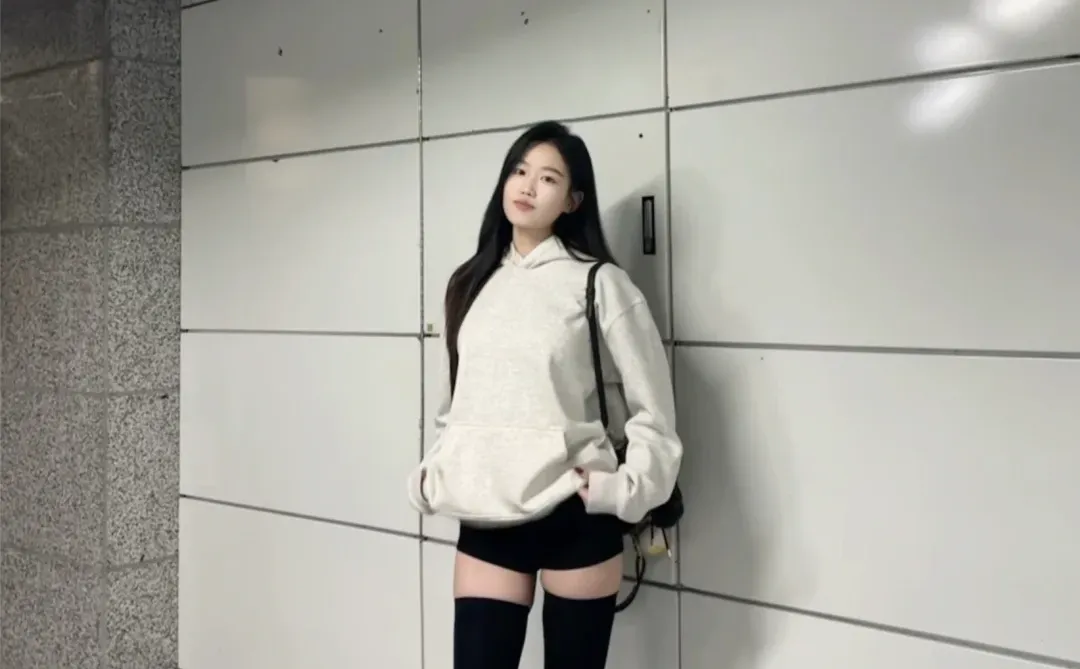 170 ootd｜高压过膝袜好有漫画感