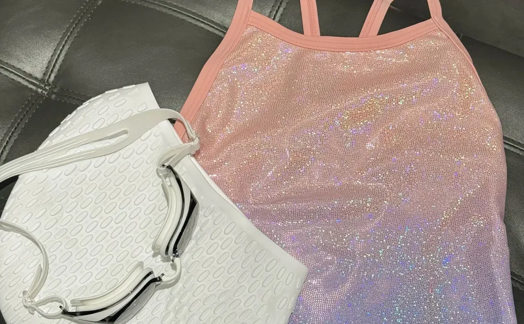 化身水里美人鱼🏊🏻‍♀️