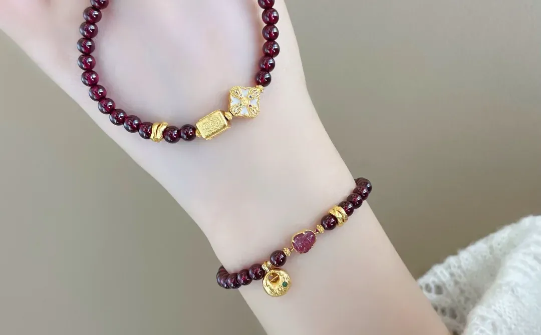 敲绝的新中式手链‼️石榴石扎基拉姆好吸💰