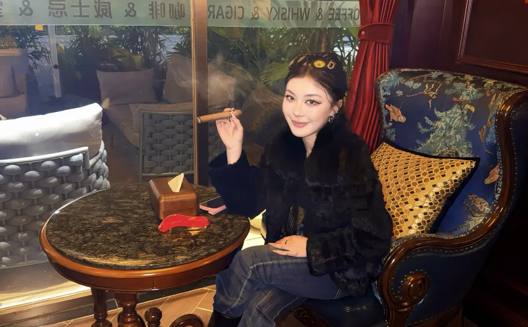 一定要做大哥的女人吗😄