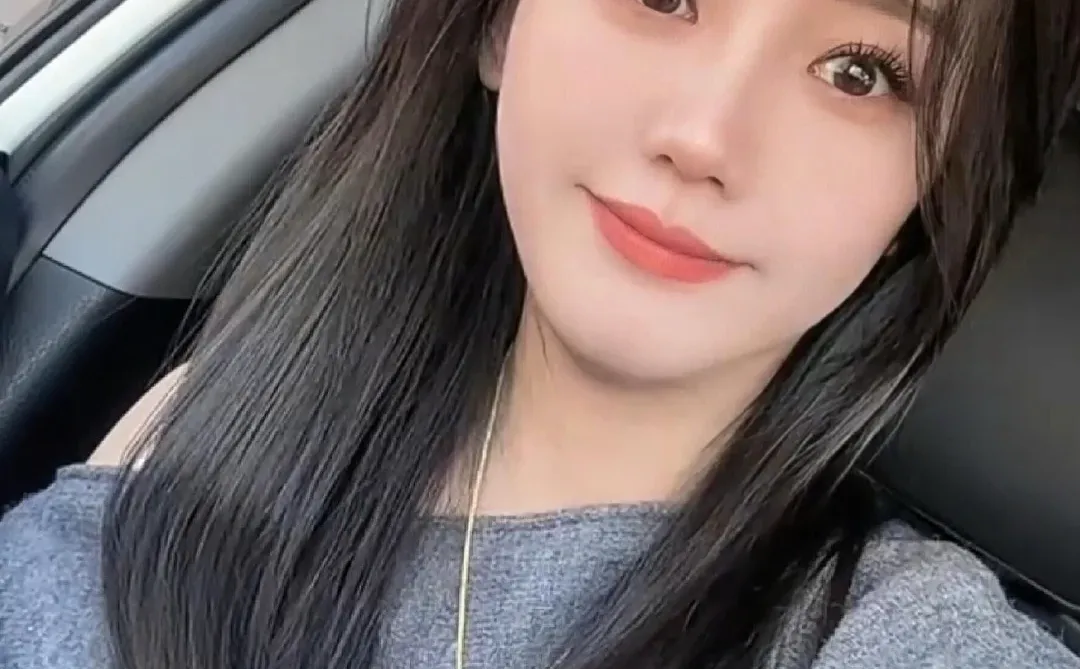 35岁老阿姨也是赶上了上海吸双下巴潮流～