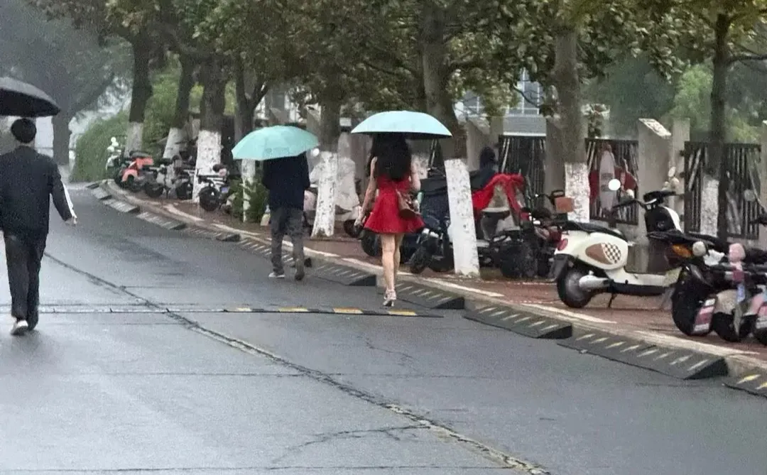 现实中你遇到过让你震撼的绝色美女素人吗