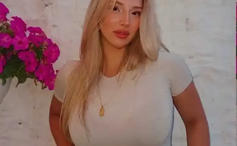 爱德华兹跪舔女篮球员遭前女友嘲讽