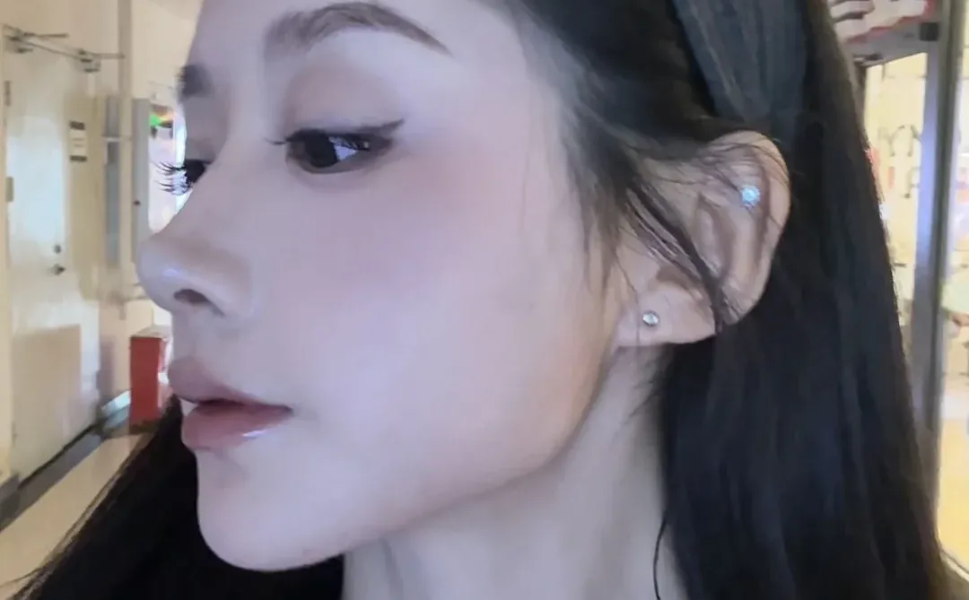 中年人的自律 下颌线必须保持清晰