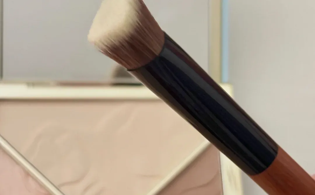 每天早起化妆打扮自己